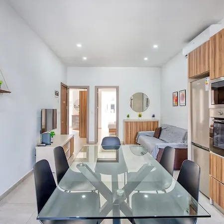 Ta Xbiex With Balcony Close To Seafront Santa Vennera