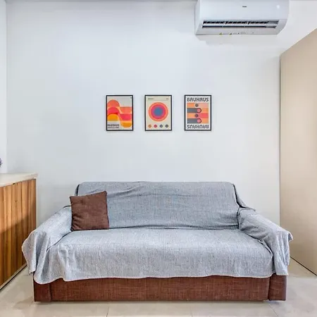 Ta Xbiex With Balcony Close To Seafront Holiday home