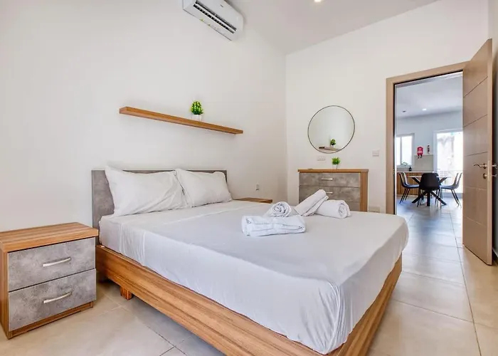 Ta Xbiex With Balcony Close To Seafront Holiday home Santa Vennera