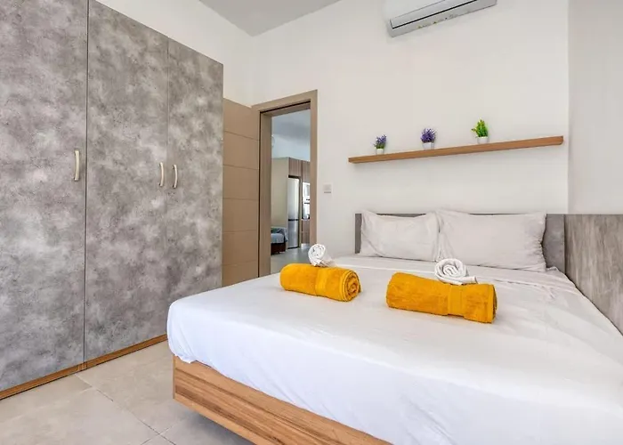 Ta Xbiex With Balcony Close To Seafront * Santa Vennera