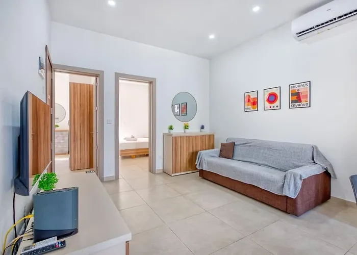 Holiday home Ta Xbiex With Balcony Close To Seafront