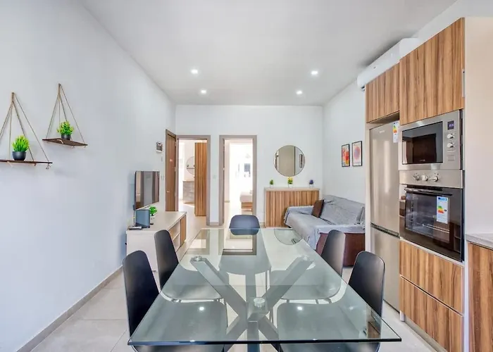 Ta Xbiex With Balcony Close To Seafront Santa Vennera