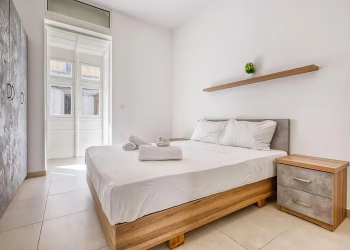 Ta Xbiex With Balcony Close To Seafront